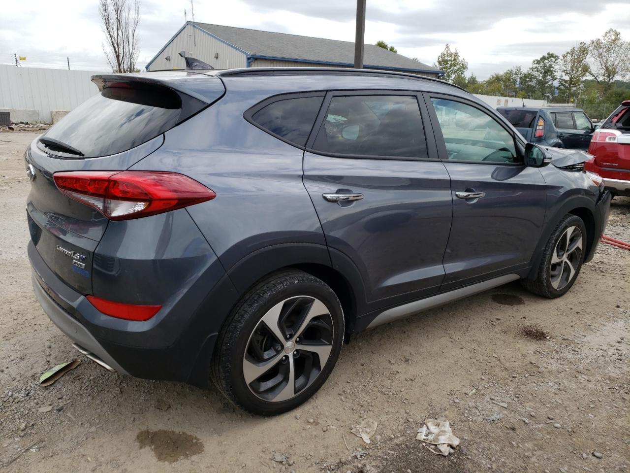 Photo 2 VIN: KM8J3CA21HU284428 - HYUNDAI TUCSON 