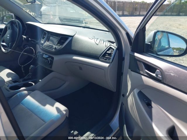 Photo 4 VIN: KM8J3CA21HU343199 - HYUNDAI TUCSON 