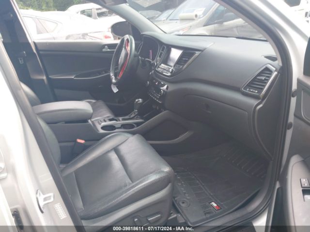 Photo 4 VIN: KM8J3CA21HU365543 - HYUNDAI TUCSON 