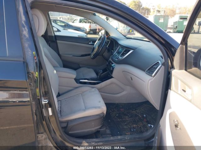 Photo 4 VIN: KM8J3CA22HU407654 - HYUNDAI TUCSON 