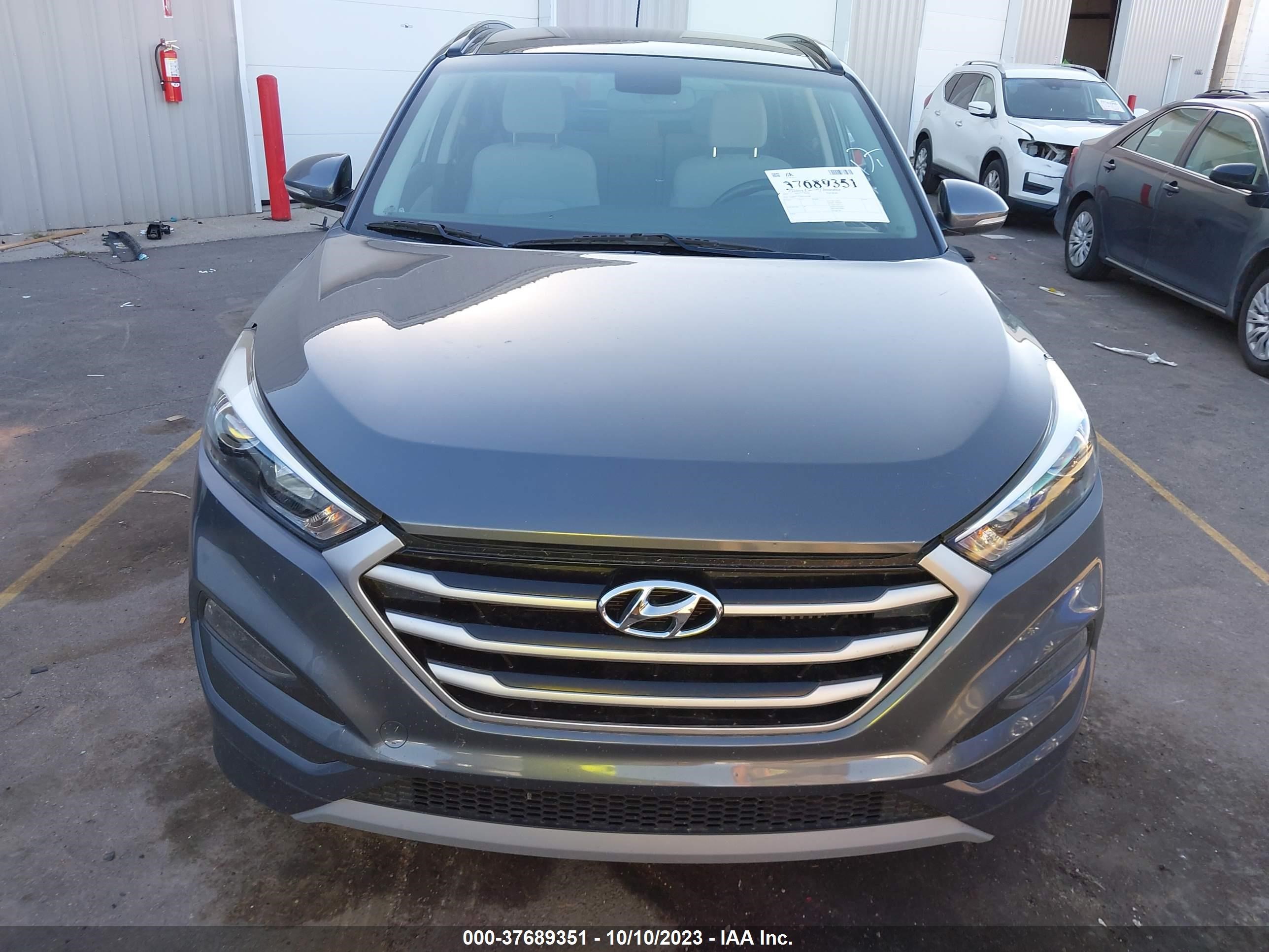 Photo 11 VIN: KM8J3CA22HU552189 - HYUNDAI TUCSON 