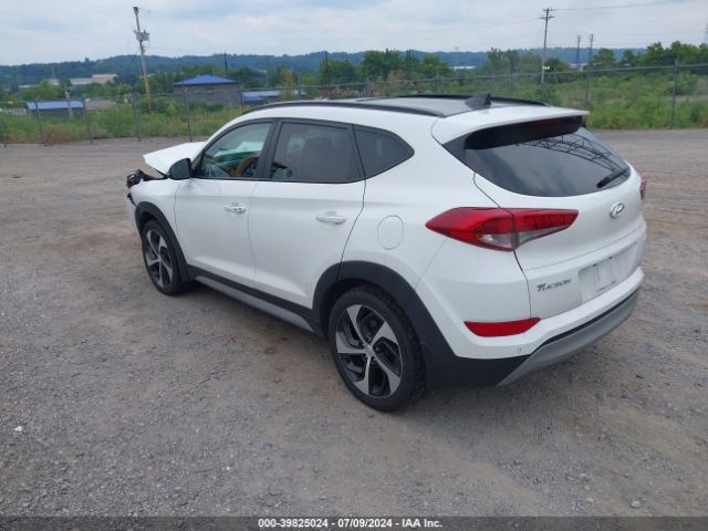 Photo 2 VIN: KM8J3CA22JU731905 - HYUNDAI TUCSON 