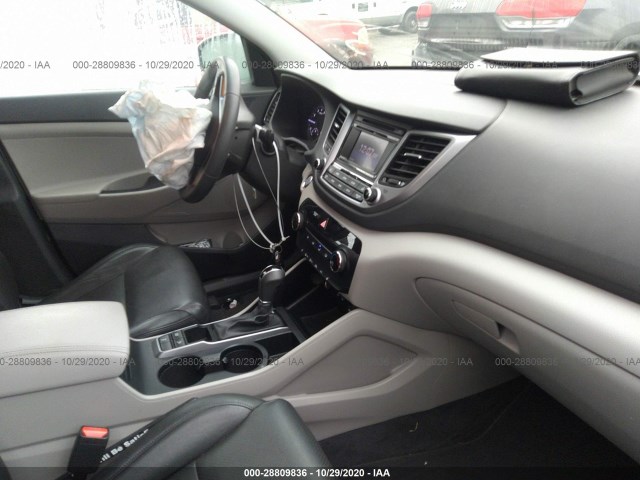 Photo 4 VIN: KM8J3CA23GU098386 - HYUNDAI TUCSON 