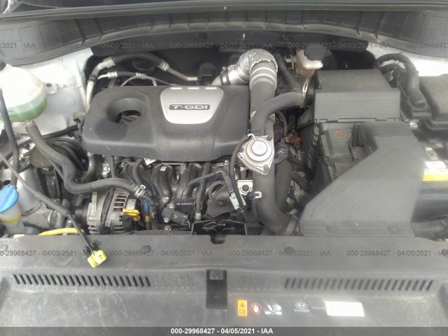 Photo 9 VIN: KM8J3CA23GU260002 - HYUNDAI TUCSON 