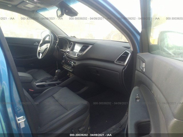 Photo 4 VIN: KM8J3CA23HU306607 - HYUNDAI TUCSON 