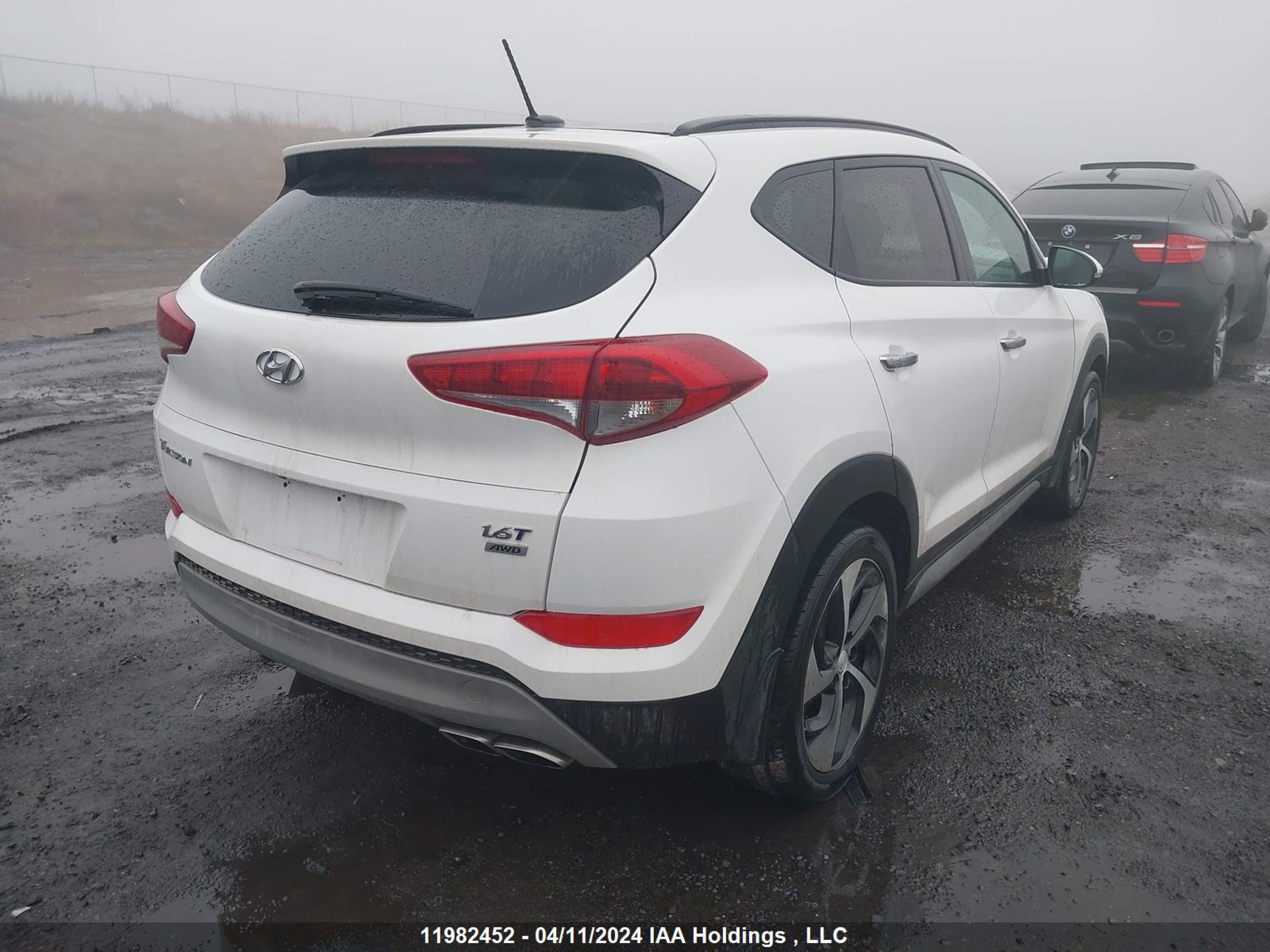 Photo 3 VIN: KM8J3CA23HU333001 - HYUNDAI TUCSON 