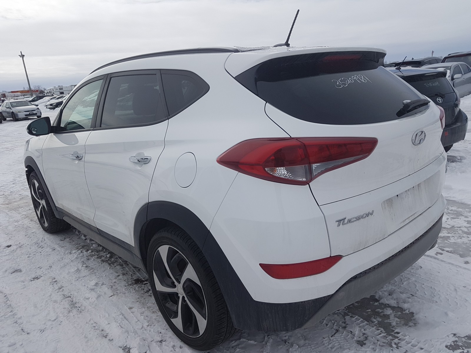 Photo 2 VIN: KM8J3CA23HU524482 - HYUNDAI TUCSON LIM 