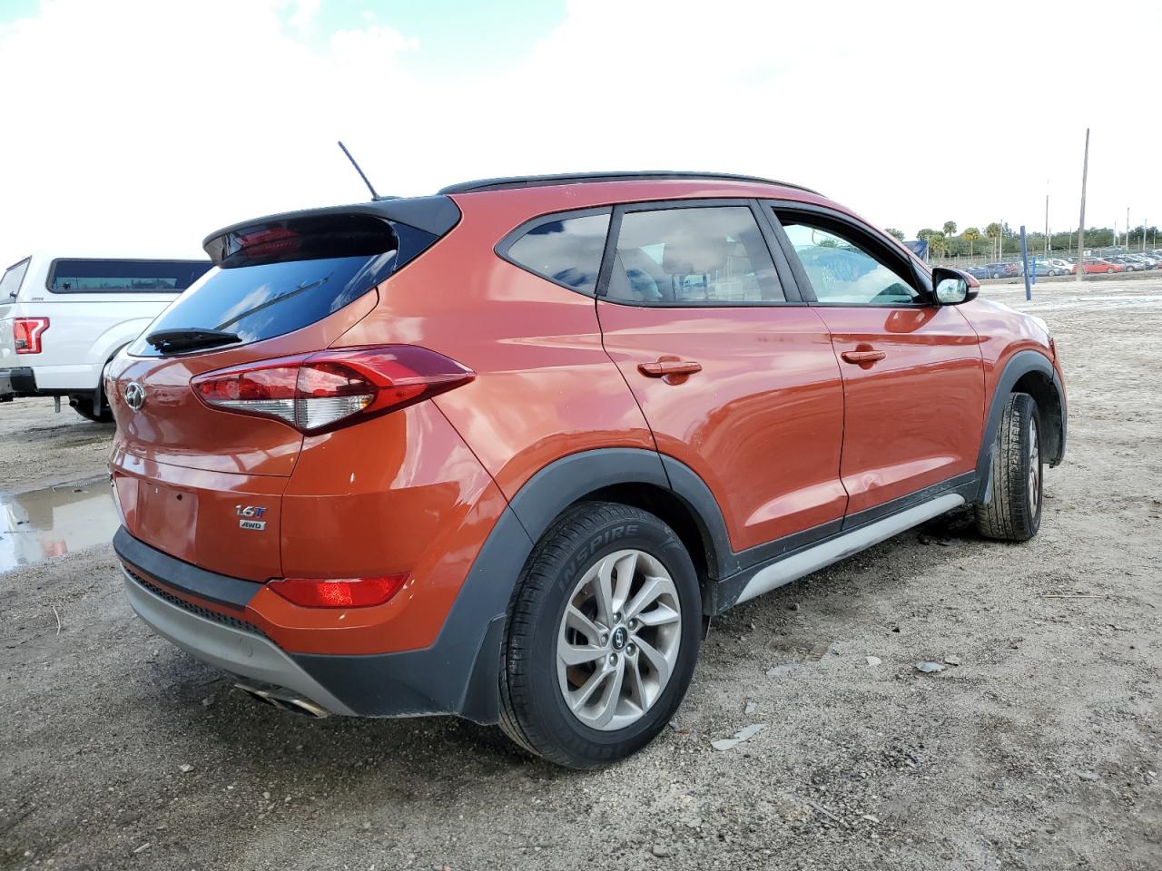 Photo 2 VIN: KM8J3CA23HU576646 - HYUNDAI TUCSON 