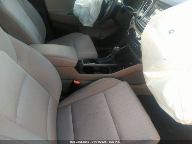 Photo 4 VIN: KM8J3CA24GU048905 - HYUNDAI TUCSON 