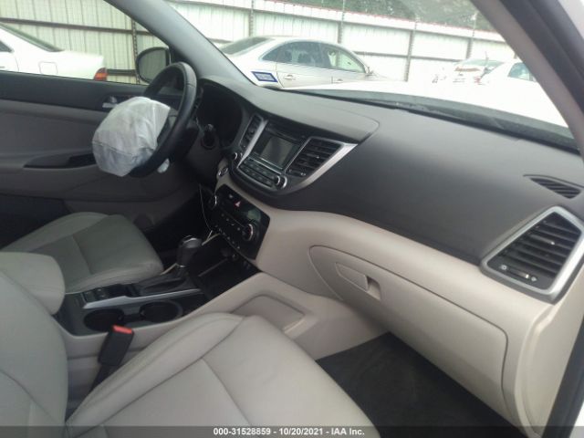 Photo 4 VIN: KM8J3CA24GU052646 - HYUNDAI TUCSON 