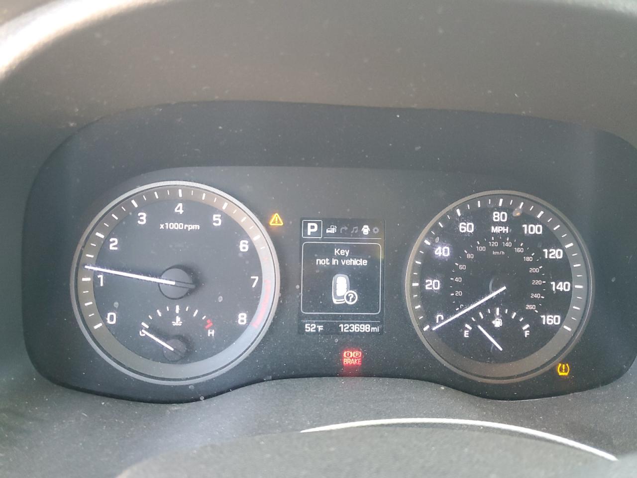 Photo 8 VIN: KM8J3CA24GU054252 - HYUNDAI TUCSON 