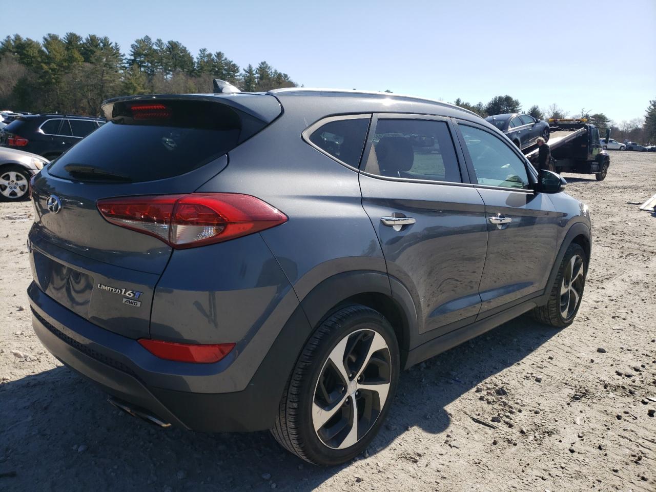 Photo 2 VIN: KM8J3CA24GU060732 - HYUNDAI TUCSON 