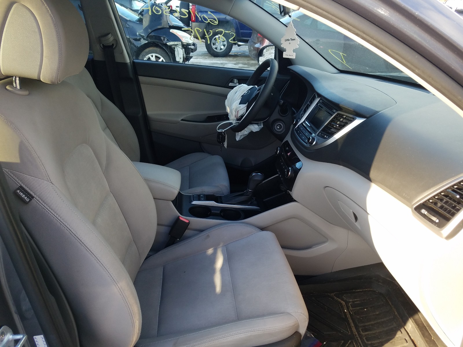 Photo 4 VIN: KM8J3CA24GU157994 - HYUNDAI TUCSON LIM 