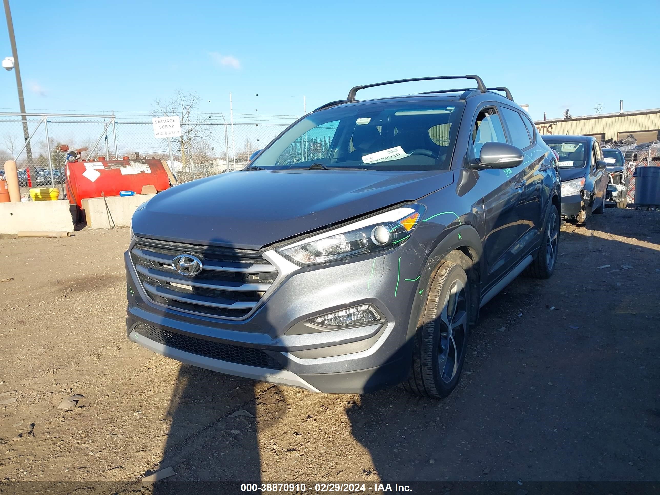 Photo 1 VIN: KM8J3CA24JU754814 - HYUNDAI TUCSON 