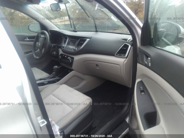 Photo 4 VIN: KM8J3CA25GU061601 - HYUNDAI TUCSON 