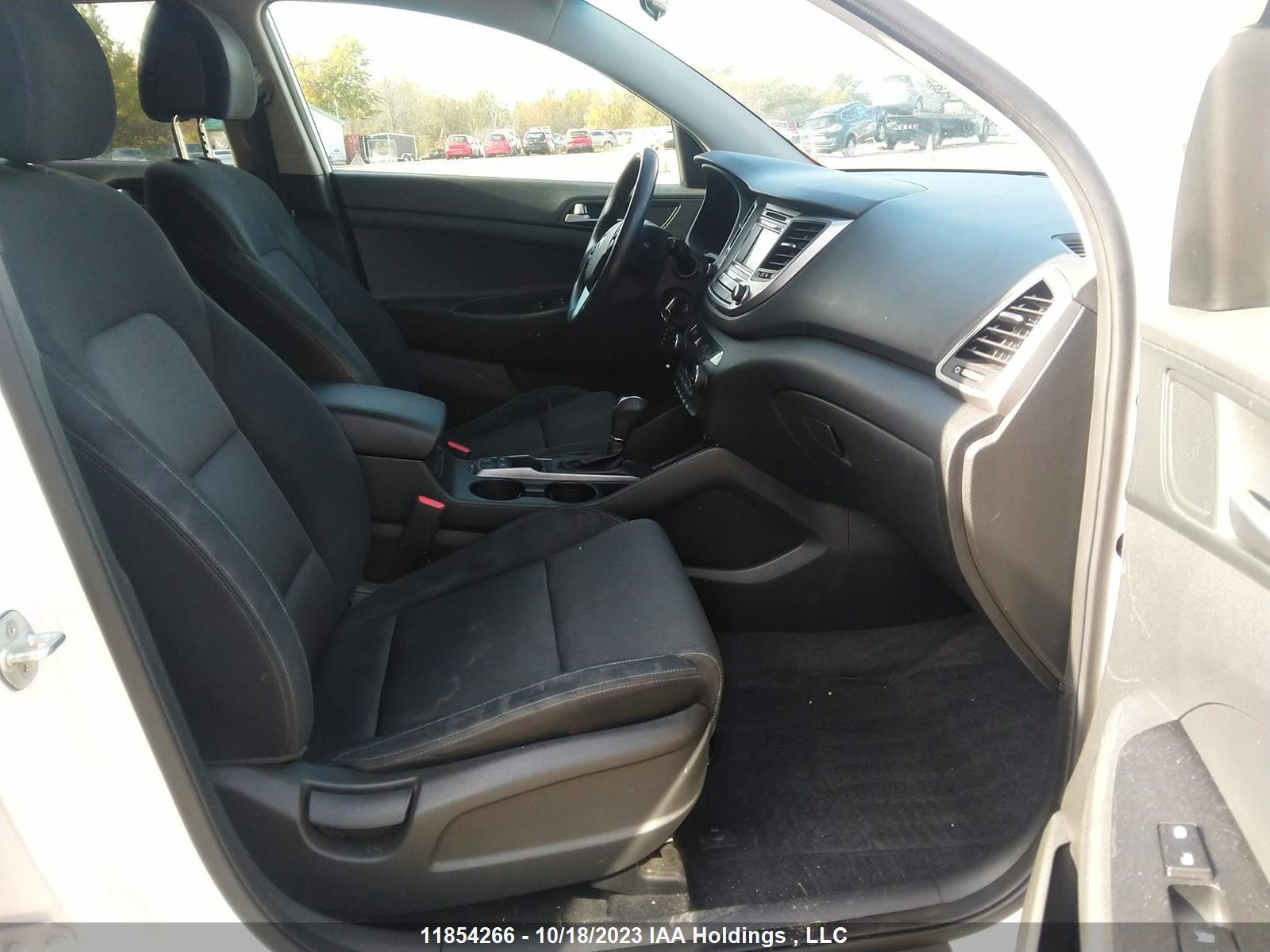 Photo 4 VIN: KM8J3CA25GU233383 - HYUNDAI TUCSON 