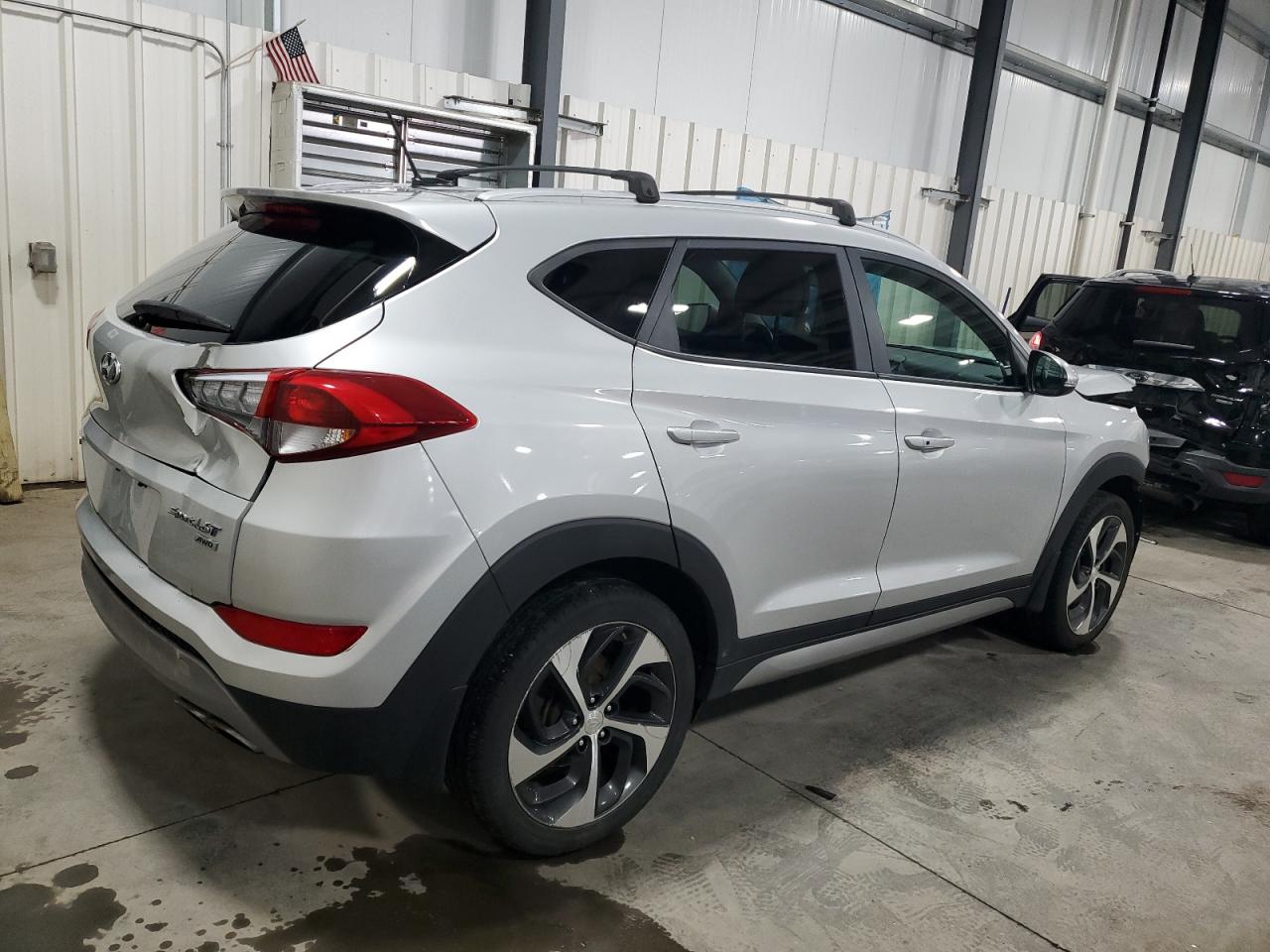 Photo 2 VIN: KM8J3CA25HU285971 - HYUNDAI TUCSON 