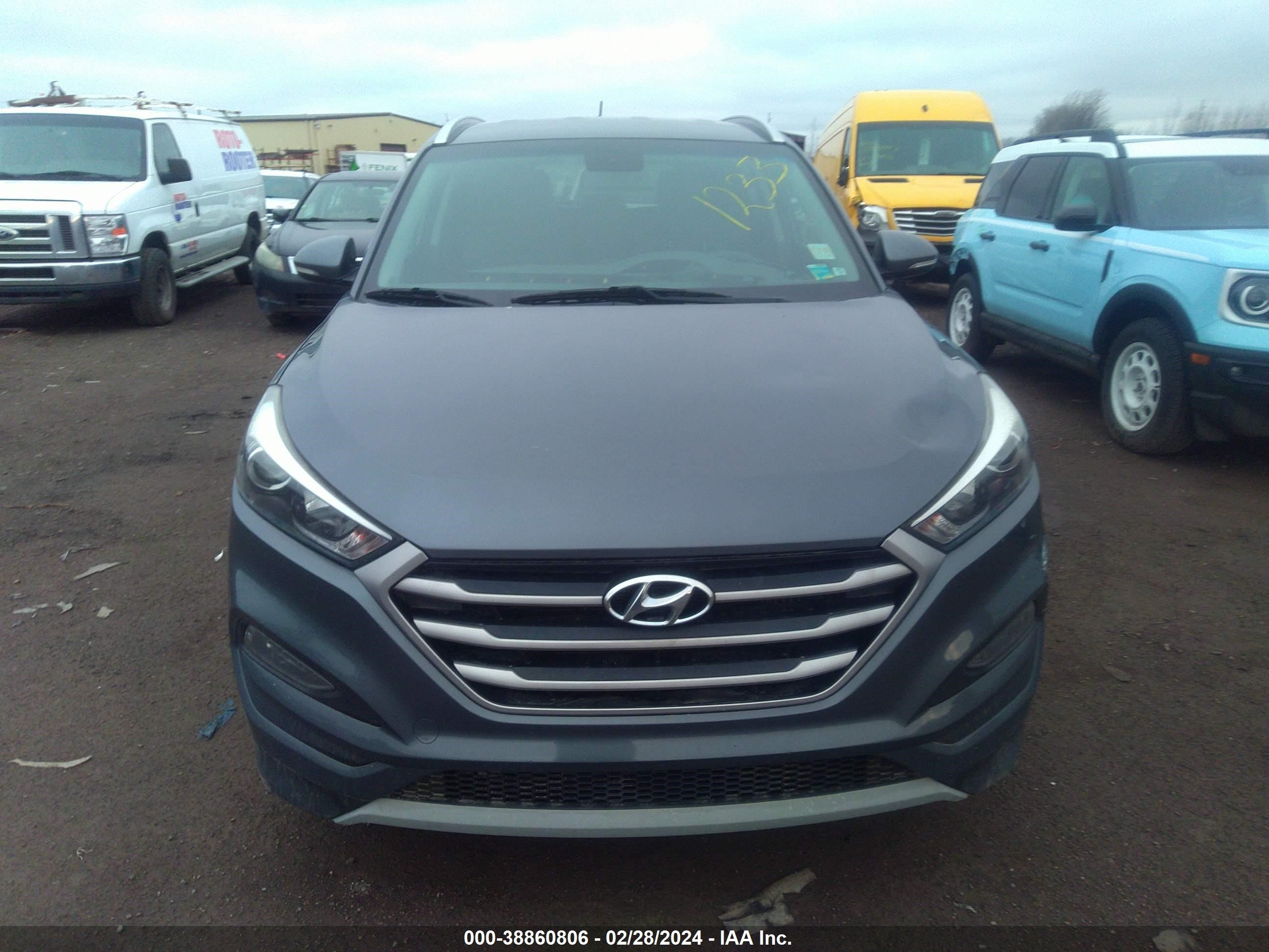 Photo 11 VIN: KM8J3CA25HU371233 - HYUNDAI TUCSON 