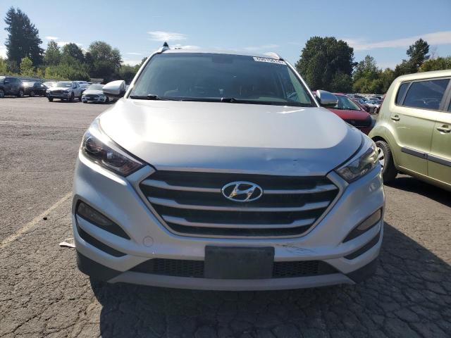 Photo 4 VIN: KM8J3CA25HU534625 - HYUNDAI TUCSON LIM 