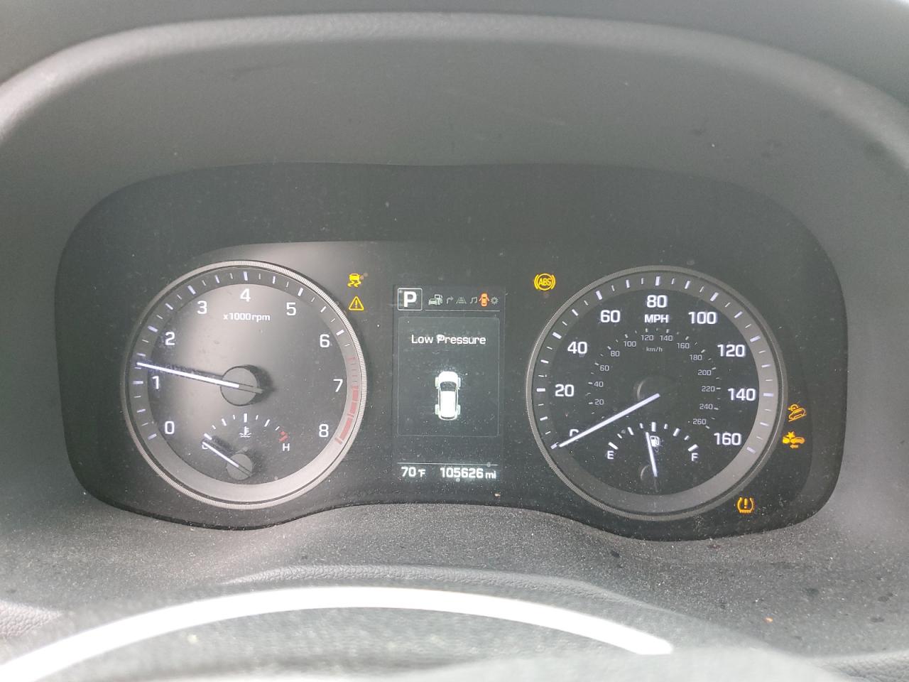 Photo 8 VIN: KM8J3CA25JU617767 - HYUNDAI TUCSON 