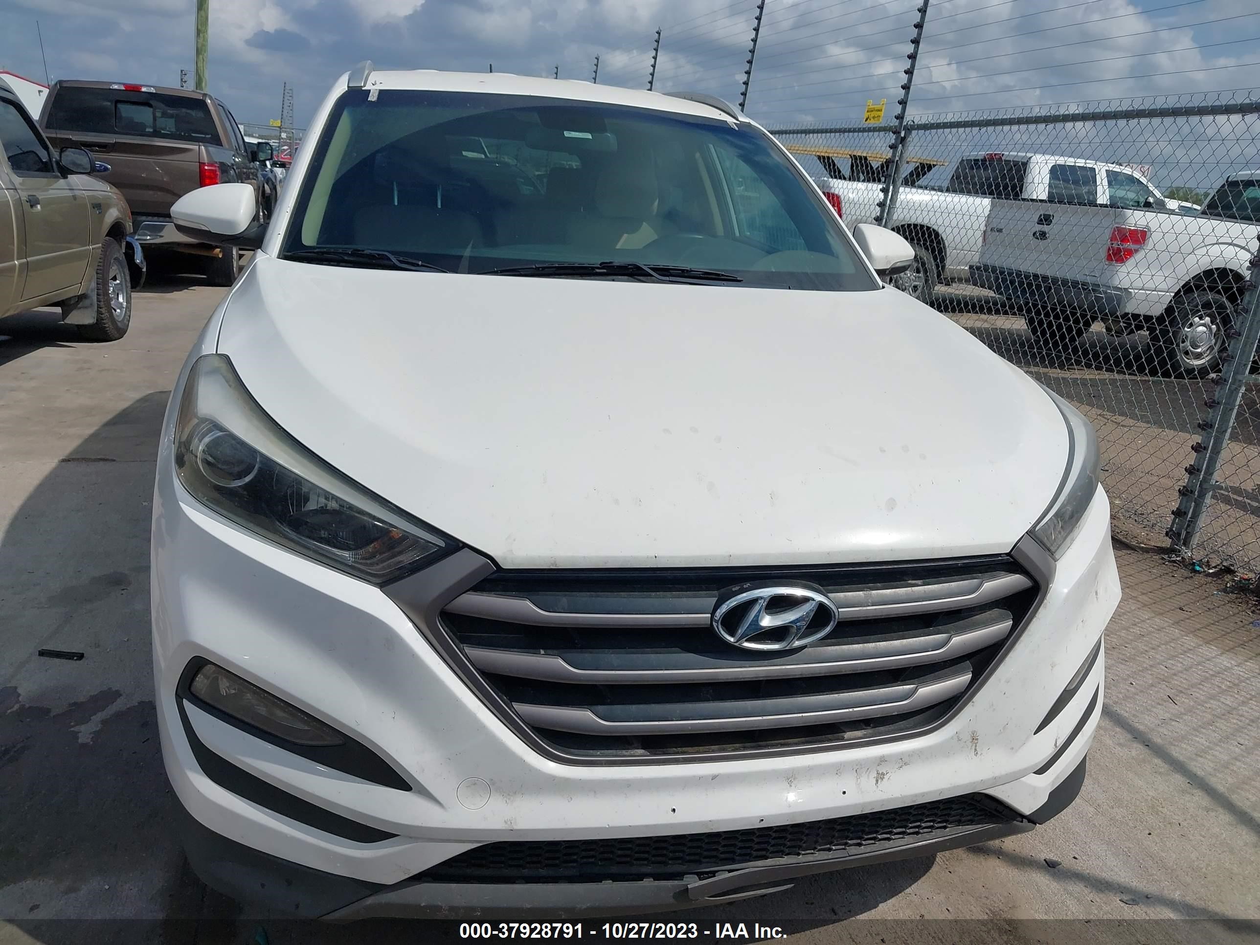 Photo 11 VIN: KM8J3CA26GU052597 - HYUNDAI TUCSON 