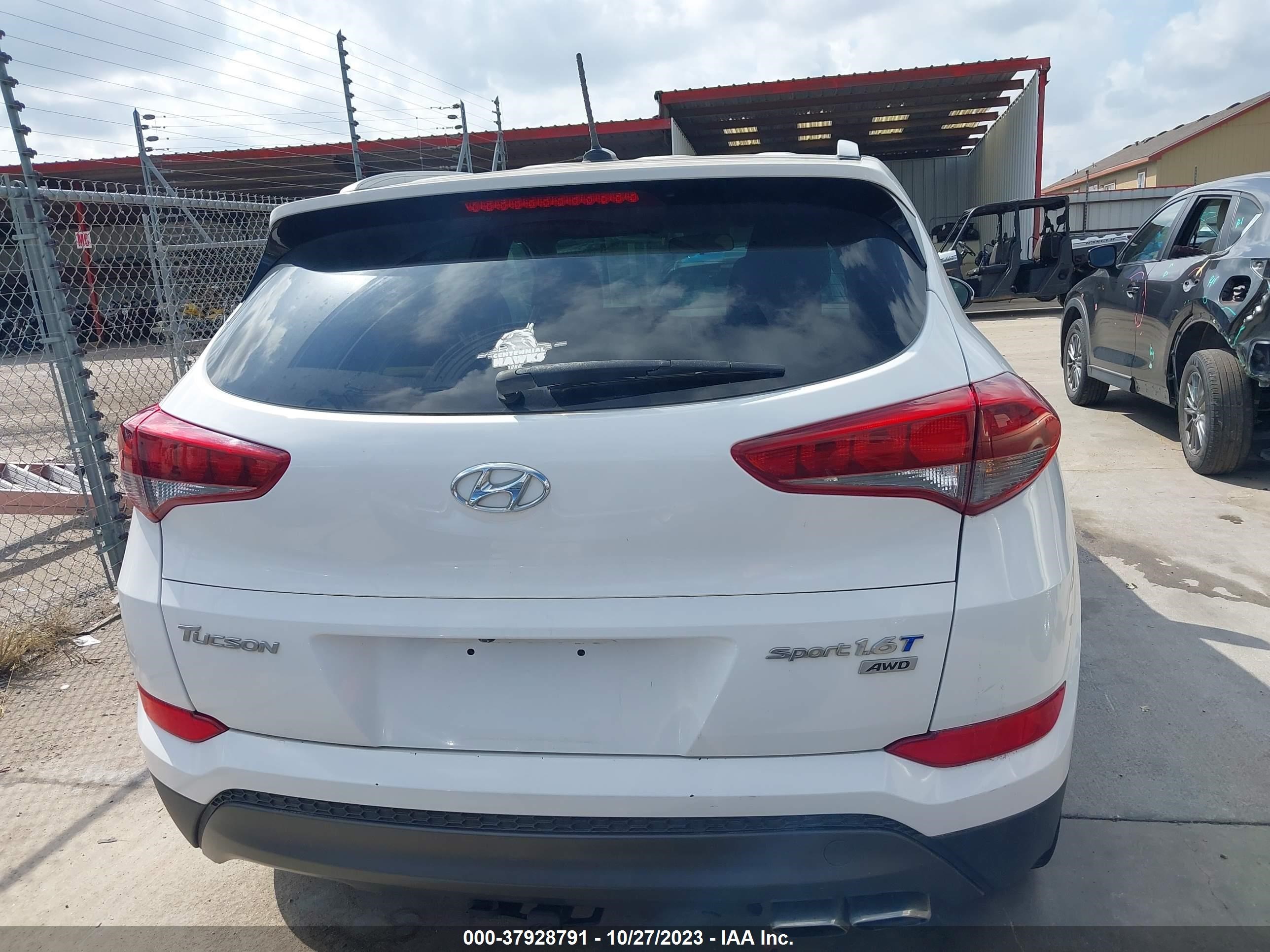 Photo 15 VIN: KM8J3CA26GU052597 - HYUNDAI TUCSON 