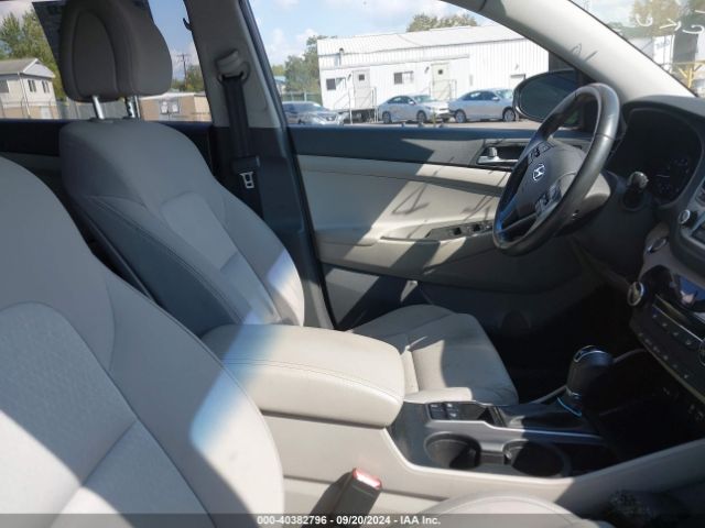 Photo 4 VIN: KM8J3CA26GU112457 - HYUNDAI TUCSON 