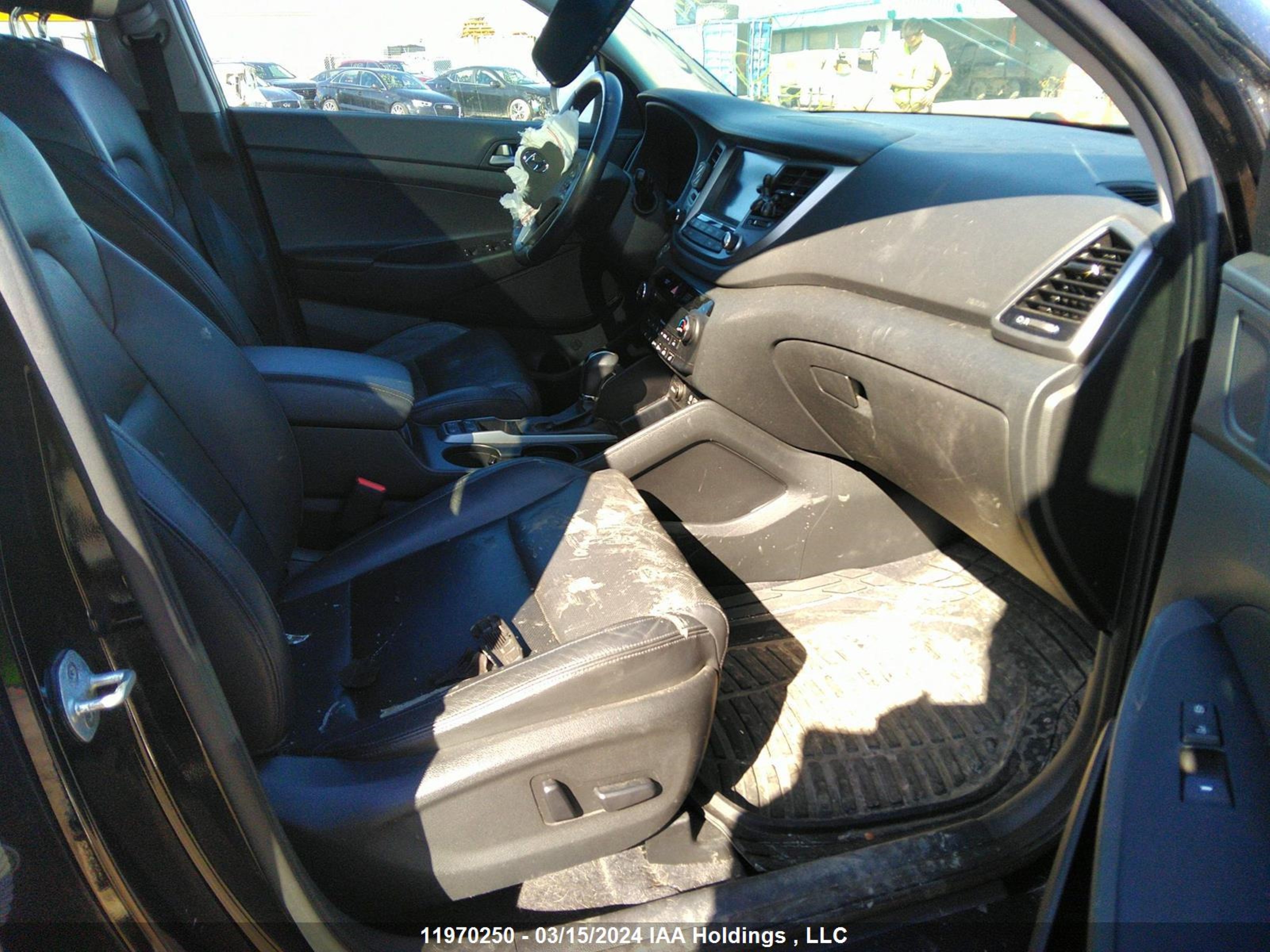 Photo 4 VIN: KM8J3CA26GU181195 - HYUNDAI TUCSON 