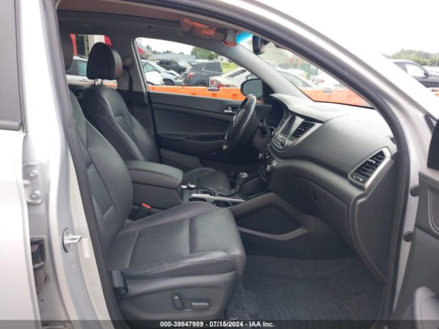 Photo 4 VIN: KM8J3CA26HU513654 - HYUNDAI TUCSON 