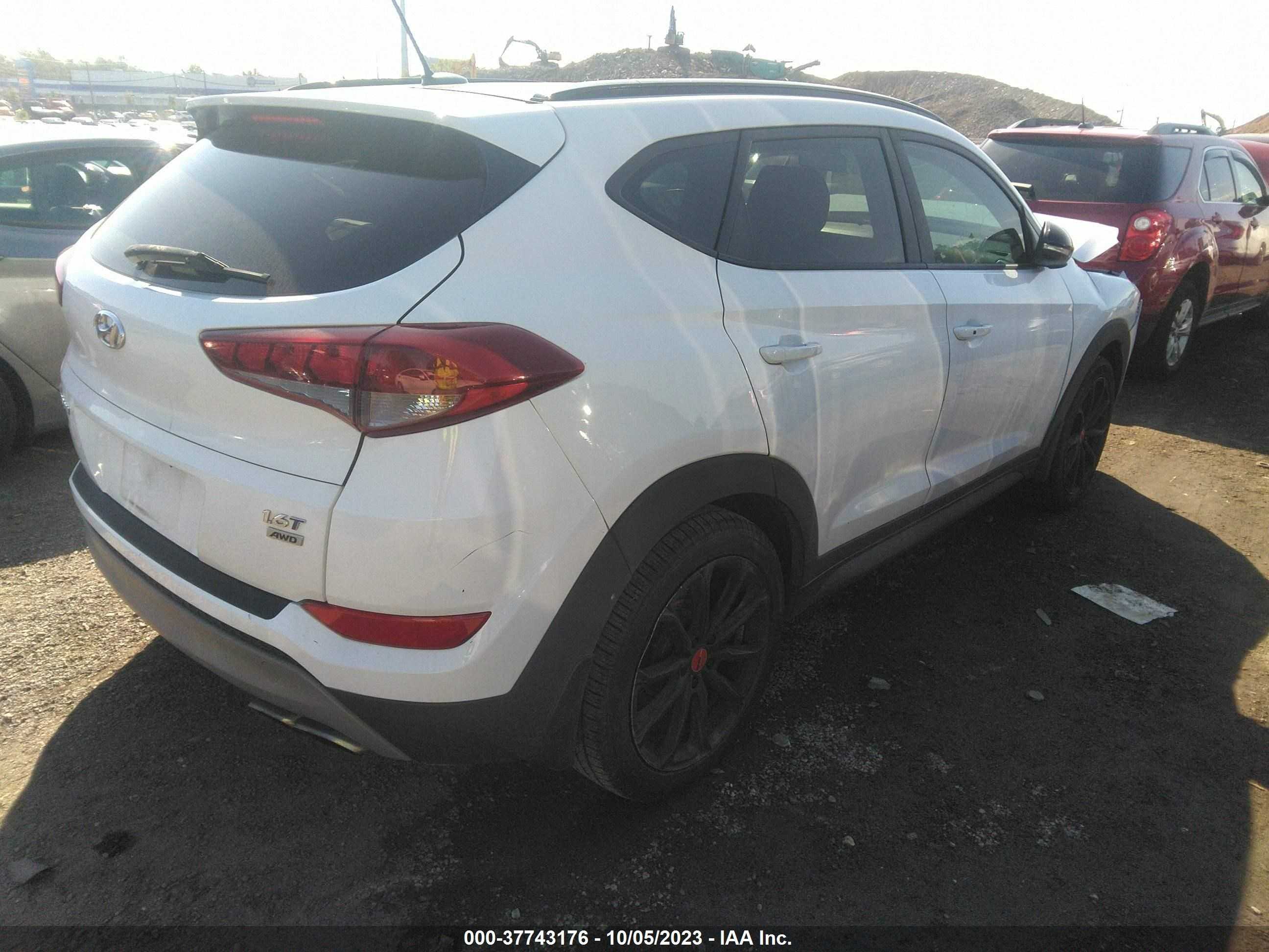 Photo 3 VIN: KM8J3CA26HU551448 - HYUNDAI TUCSON 