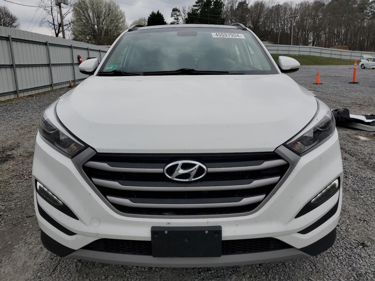 Photo 4 VIN: KM8J3CA26JU755320 - HYUNDAI TUCSON 