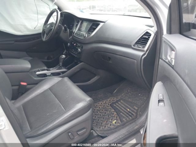 Photo 4 VIN: KM8J3CA26JU832610 - HYUNDAI TUCSON 