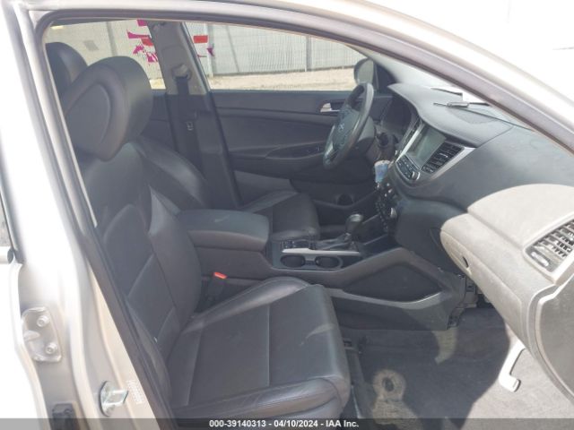 Photo 4 VIN: KM8J3CA27GU036733 - HYUNDAI TUCSON 