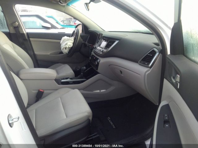 Photo 4 VIN: KM8J3CA27HU337360 - HYUNDAI TUCSON 