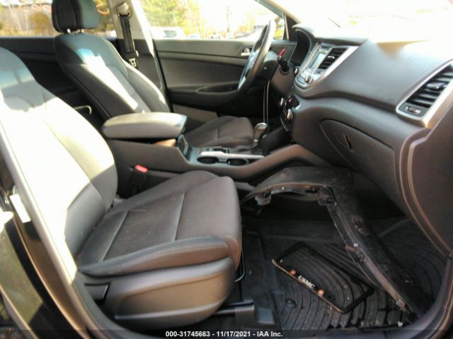 Photo 4 VIN: KM8J3CA27HU388843 - HYUNDAI TUCSON 