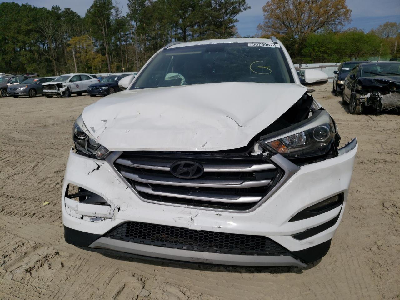 Photo 4 VIN: KM8J3CA27HU439998 - HYUNDAI TUCSON 