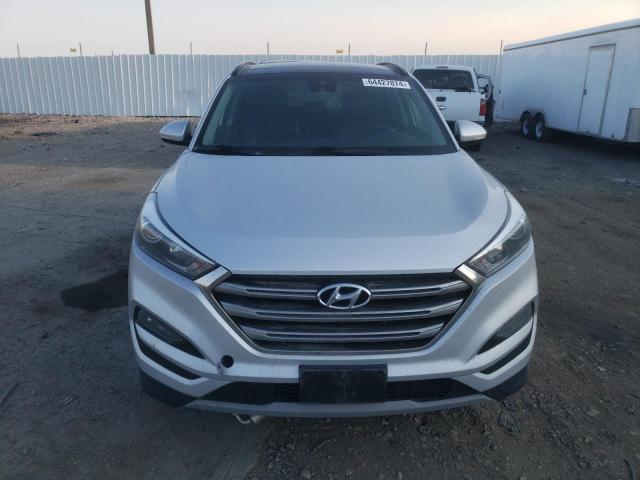 Photo 4 VIN: KM8J3CA27HU469115 - HYUNDAI TUCSON LIM 