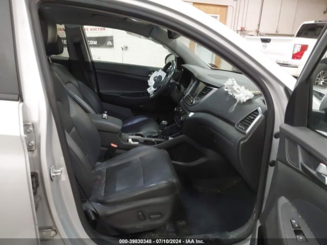 Photo 4 VIN: KM8J3CA27HU495004 - HYUNDAI TUCSON 