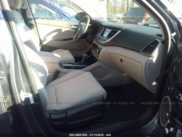 Photo 4 VIN: KM8J3CA27JU633422 - HYUNDAI TUCSON 