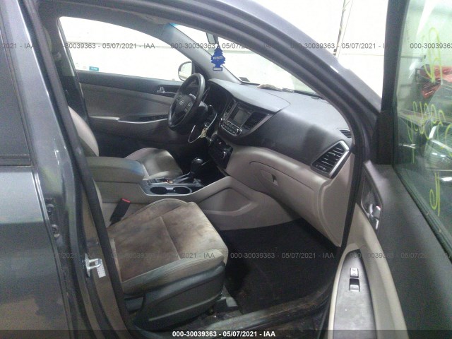 Photo 4 VIN: KM8J3CA28GU125758 - HYUNDAI TUCSON 