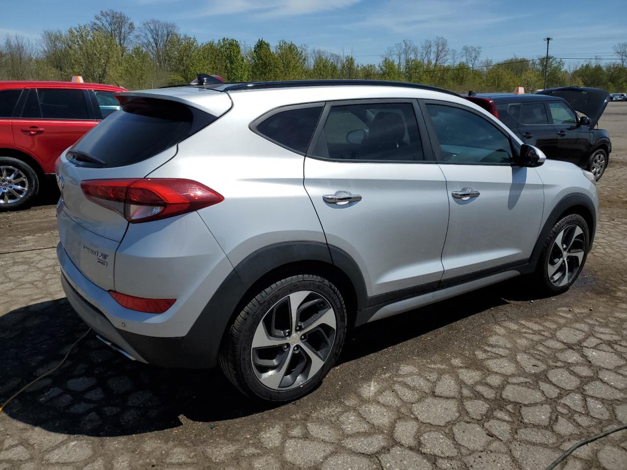 Photo 2 VIN: KM8J3CA28HU311107 - HYUNDAI TUCSON 