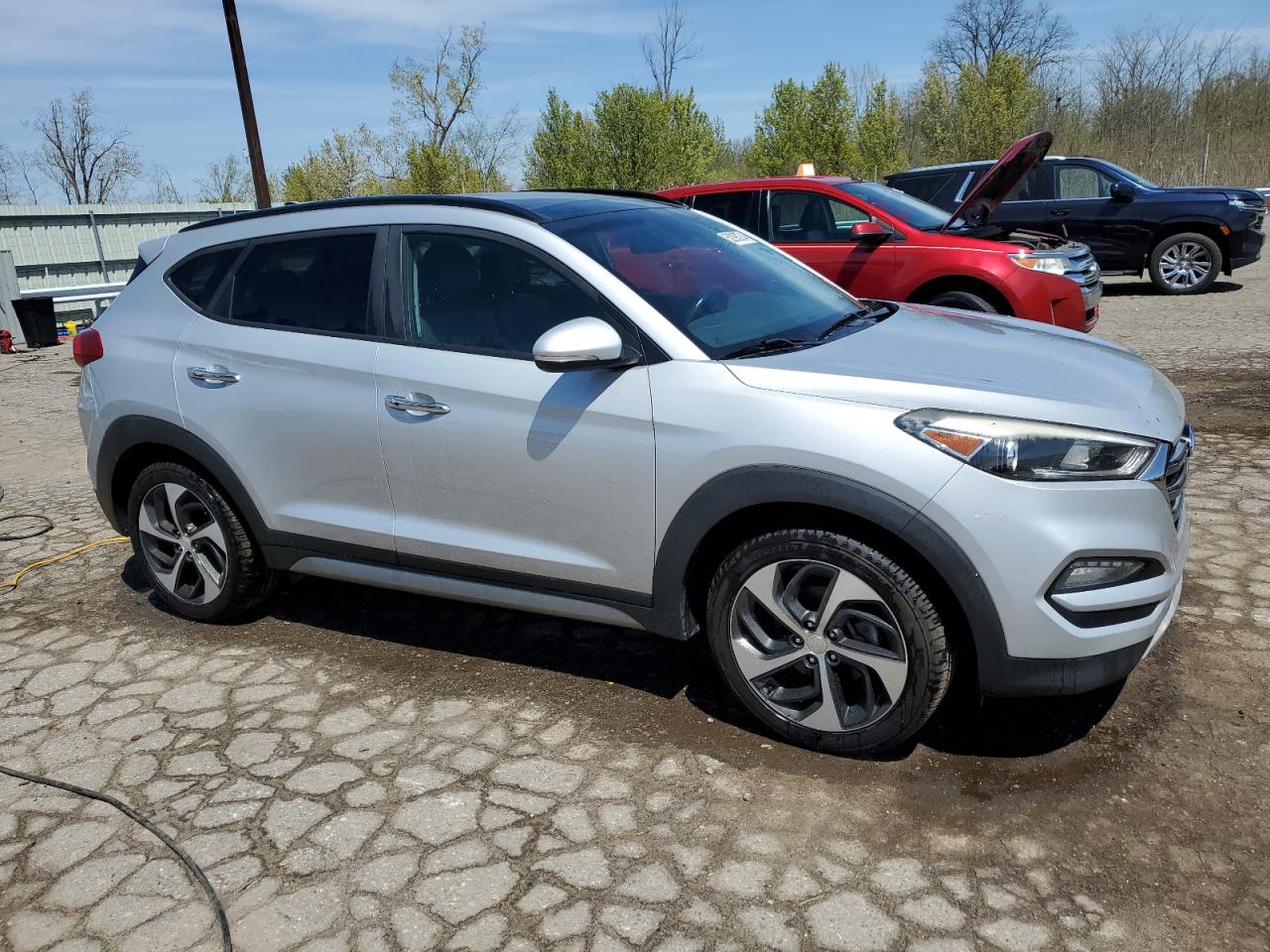 Photo 3 VIN: KM8J3CA28HU311107 - HYUNDAI TUCSON 