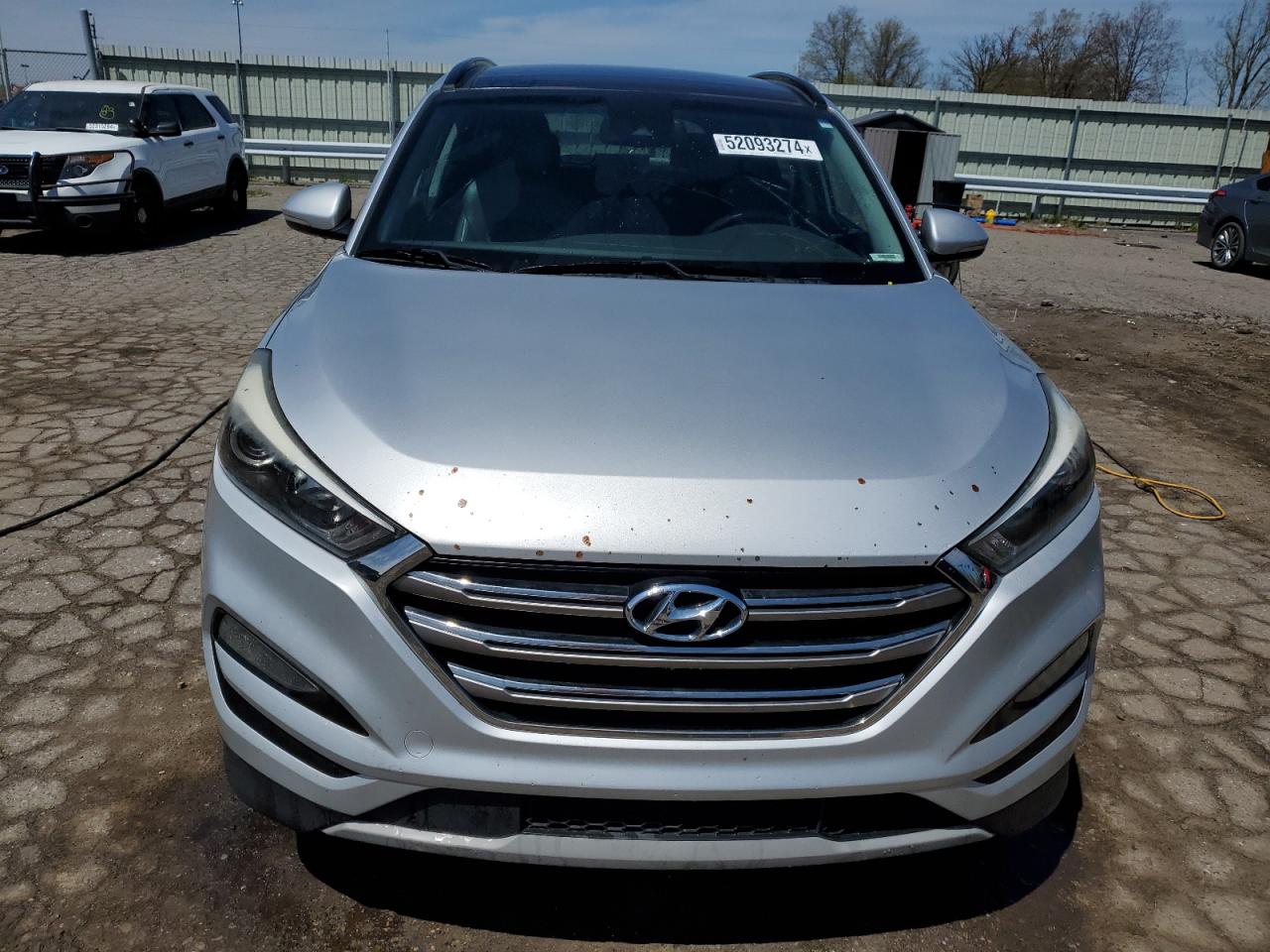 Photo 4 VIN: KM8J3CA28HU311107 - HYUNDAI TUCSON 