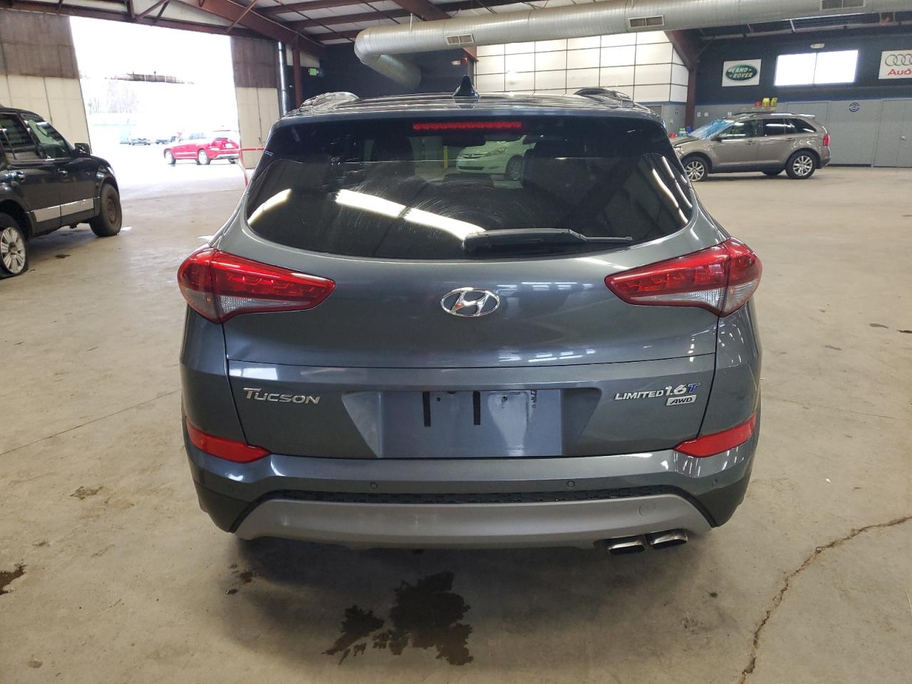 Photo 5 VIN: KM8J3CA28HU318977 - HYUNDAI TUCSON 