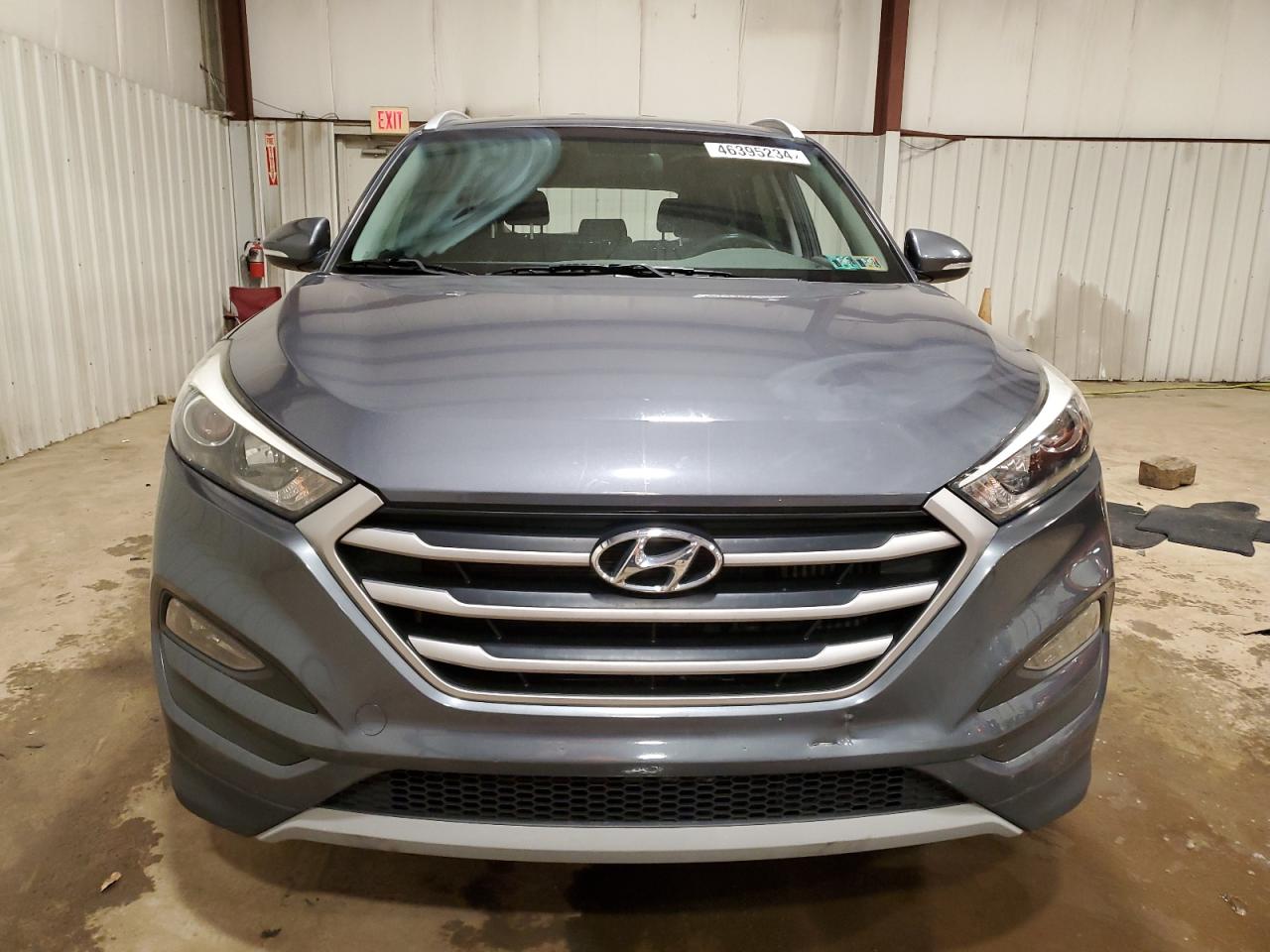 Photo 4 VIN: KM8J3CA28HU416634 - HYUNDAI TUCSON 