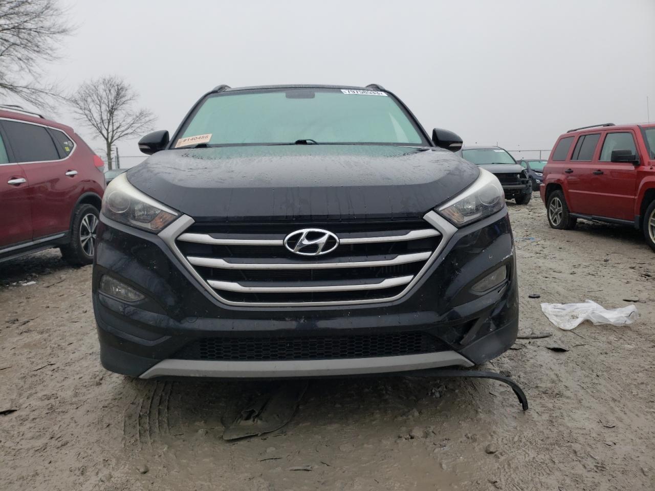 Photo 4 VIN: KM8J3CA28HU449455 - HYUNDAI TUCSON 