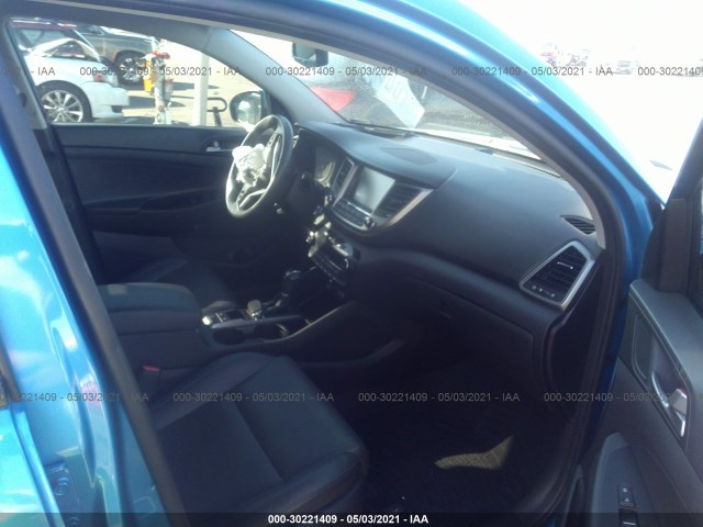 Photo 4 VIN: KM8J3CA28HU506365 - HYUNDAI TUCSON 