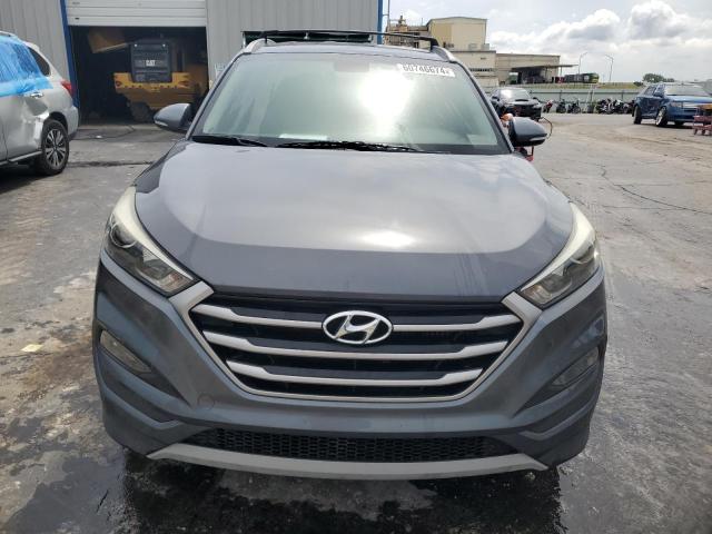 Photo 4 VIN: KM8J3CA28HU532951 - HYUNDAI TUCSON 