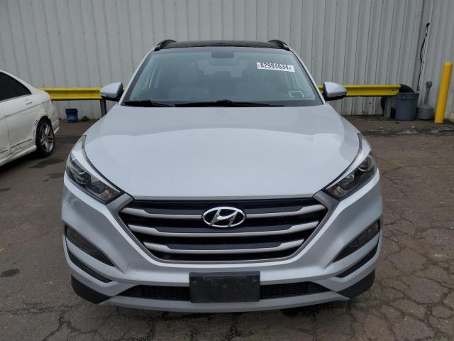 Photo 4 VIN: KM8J3CA28JU689949 - HYUNDAI TUCSON VAL 