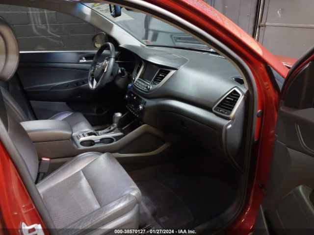 Photo 4 VIN: KM8J3CA28JU790764 - HYUNDAI TUCSON 